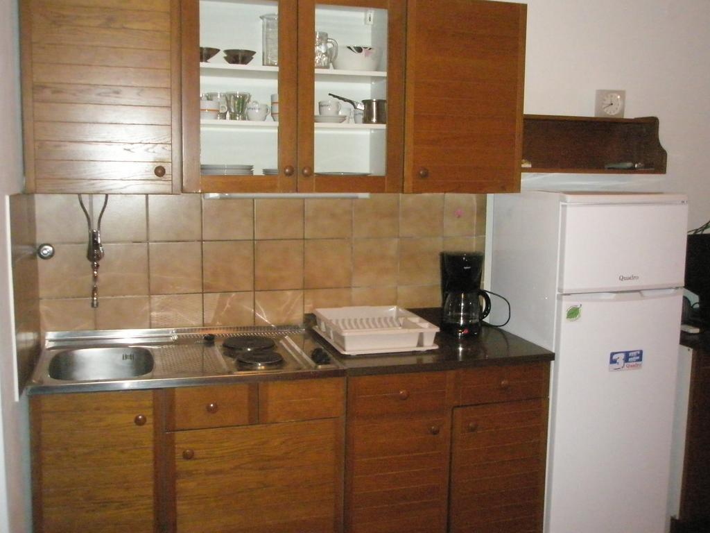 Studio Apartment Jadranko Duga Uvala Крница Стая снимка